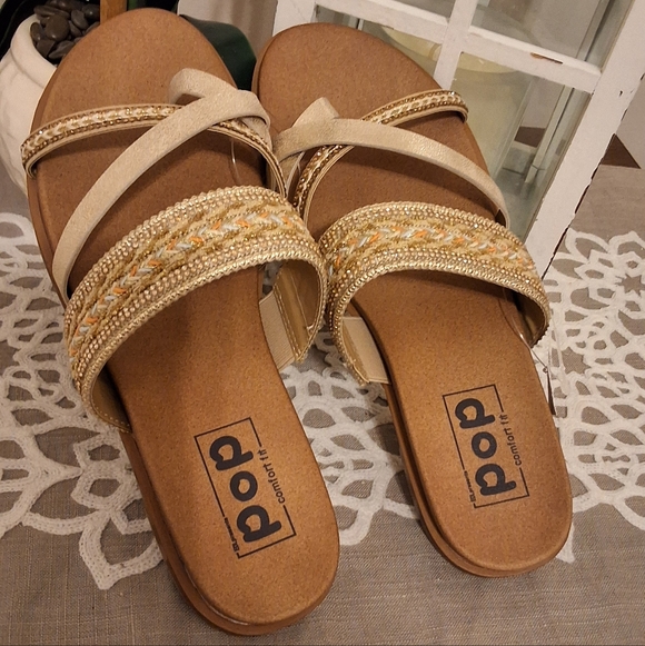 pop Shoes - Pop Women's NWT, 8 Medium,Tan and Gold Sandals